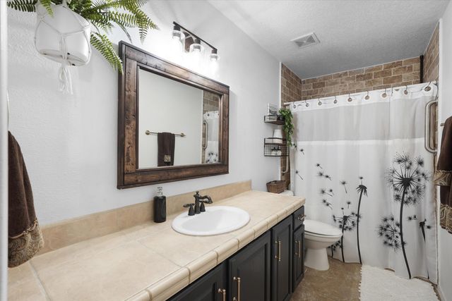 7216 Via Contenta NE, Albuquerque, NM 87113