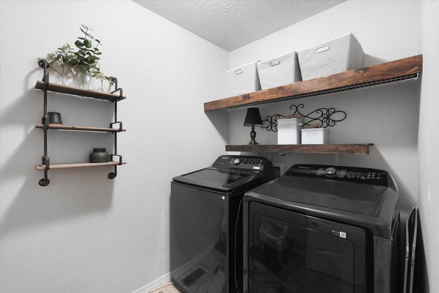 7216 Via Contenta NE, Albuquerque, NM 87113