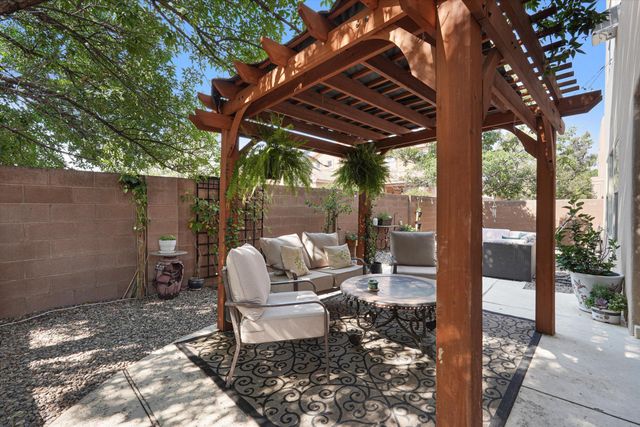 7216 Via Contenta NE, Albuquerque, NM 87113