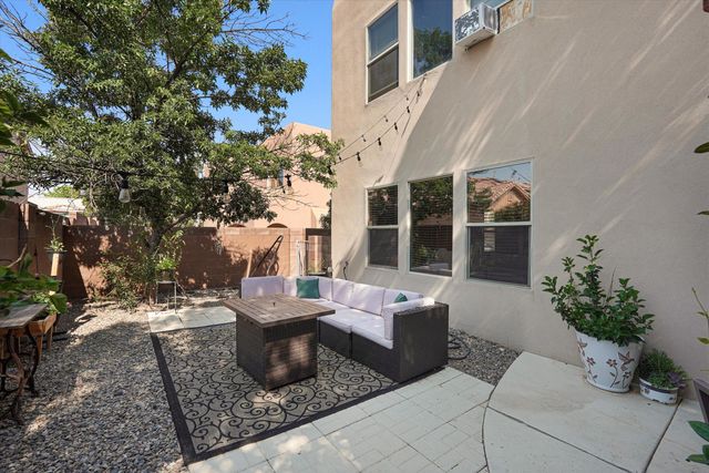 7216 Via Contenta NE, Albuquerque, NM 87113