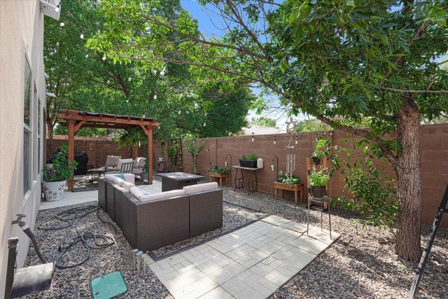 7216 Via Contenta NE, Albuquerque, NM 87113