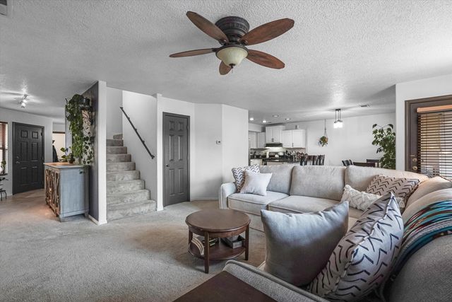 7216 Via Contenta NE, Albuquerque, NM 87113