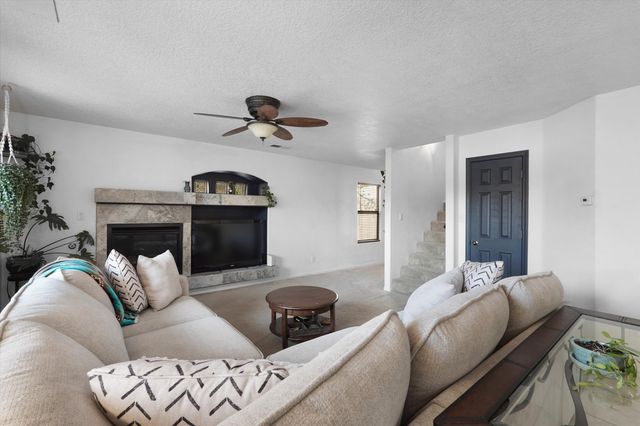 7216 Via Contenta NE, Albuquerque, NM 87113