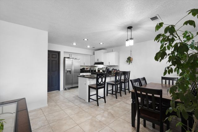 7216 Via Contenta NE, Albuquerque, NM 87113