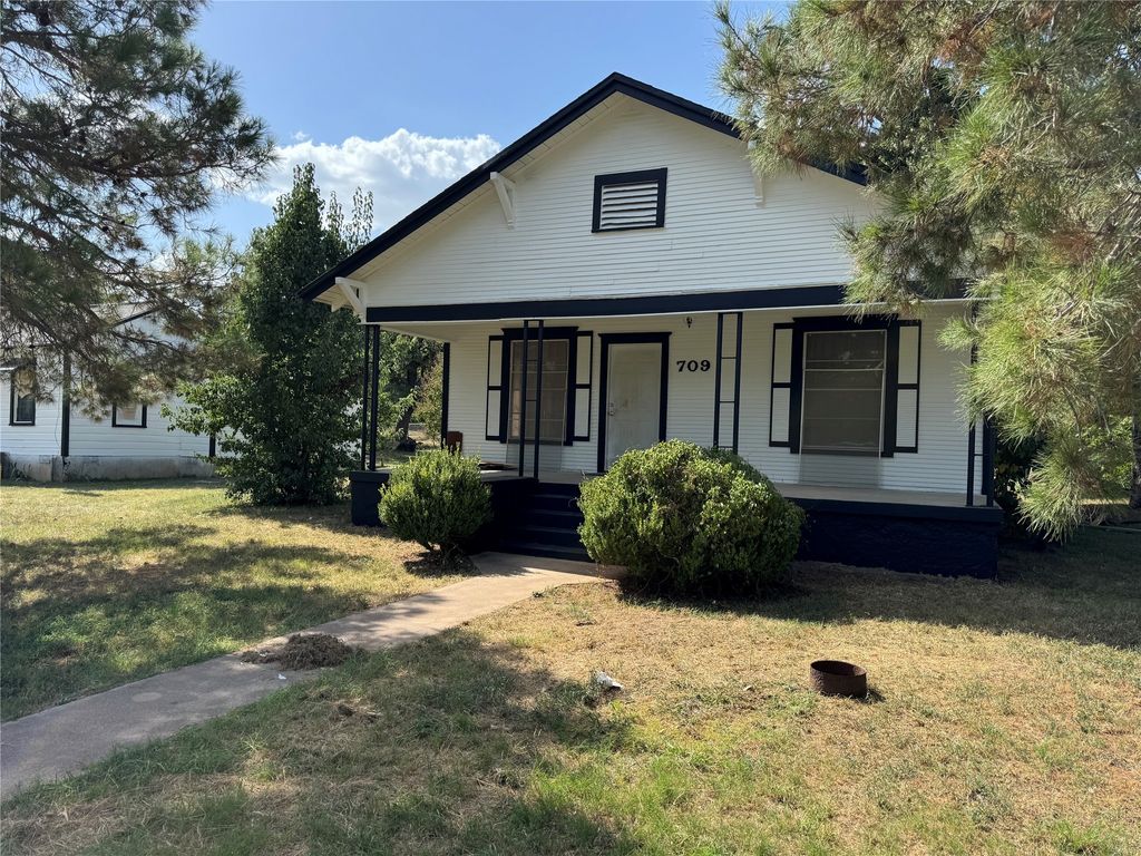 709 E 23rd Street, Cisco, TX 76437