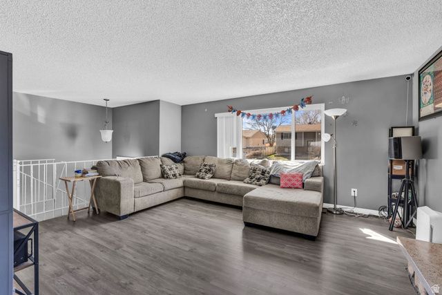 5364 W WOODLEDGE AVE, West Valley City, UT 84120