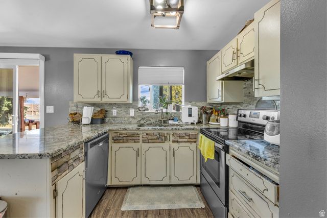 5364 W WOODLEDGE AVE, West Valley City, UT 84120