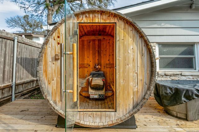 269 Sherri, Universal City, TX 78148