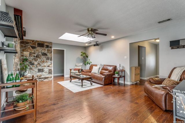 269 Sherri, Universal City, TX 78148