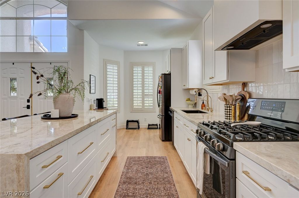 332 Jolly January Avenue, Las Vegas, NV 89183 — photo 4