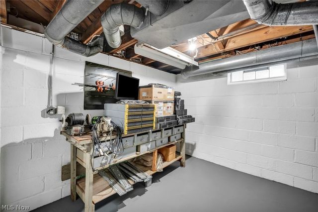 424 E 326th Street, Willowick, OH 44095