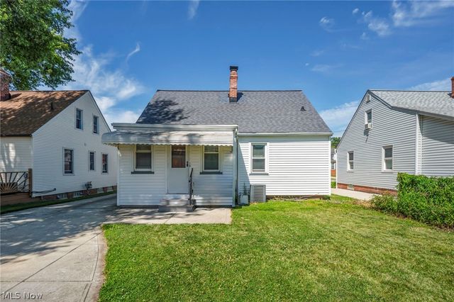 424 E 326th Street, Willowick, OH 44095