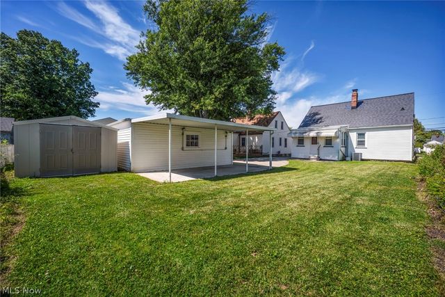 424 E 326th Street, Willowick, OH 44095