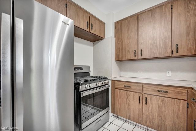 424 E 326th Street, Willowick, OH 44095
