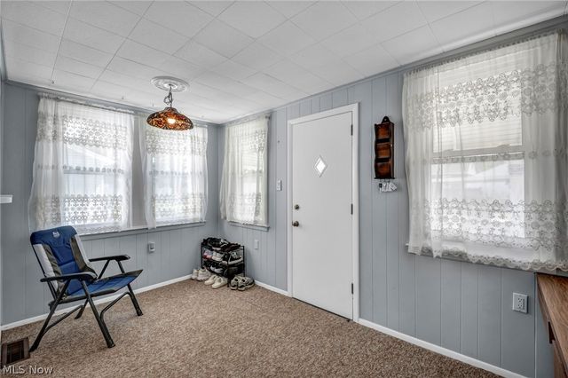 424 E 326th Street, Willowick, OH 44095