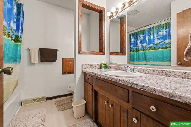 2023 E Dodge Street, Fremont, NE 68025