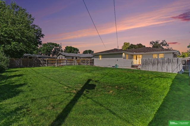 2023 E Dodge Street, Fremont, NE 68025