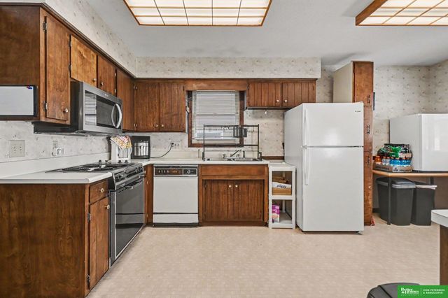 2023 E Dodge Street, Fremont, NE 68025