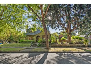 2711 Ne 28TH Ave, Portland, OR 97212