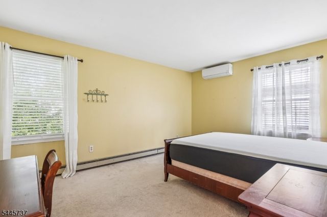 11 Woodward Ave, Bloomingdale Boro, NJ 07403