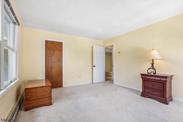 11 Woodward Ave, Bloomingdale Boro, NJ 07403