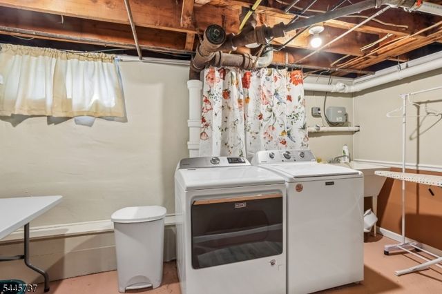 11 Woodward Ave, Bloomingdale Boro, NJ 07403
