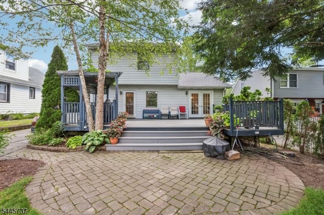 11 Woodward Ave, Bloomingdale Boro, NJ 07403