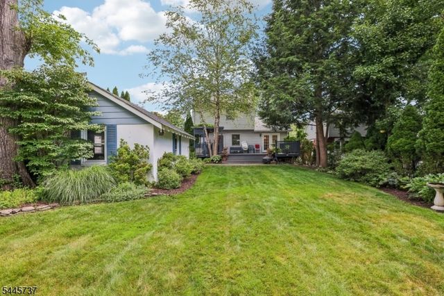 11 Woodward Ave, Bloomingdale Boro, NJ 07403