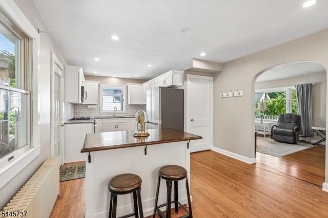 11 Woodward Ave, Bloomingdale Boro, NJ 07403