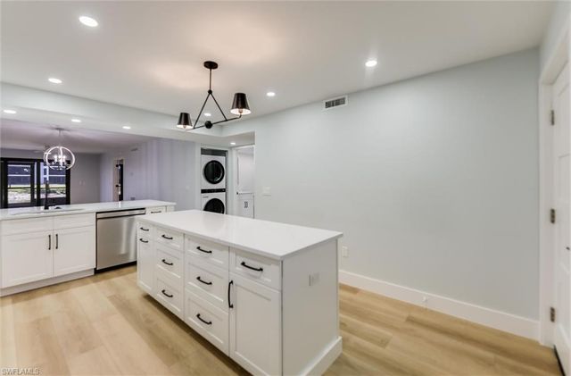 2445 W Gulf DR 6D, Sanibel, FL 33957