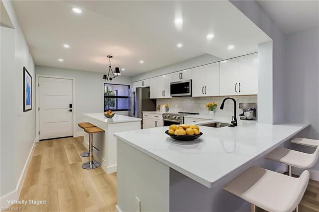 2445 W Gulf DR 6D, Sanibel, FL 33957