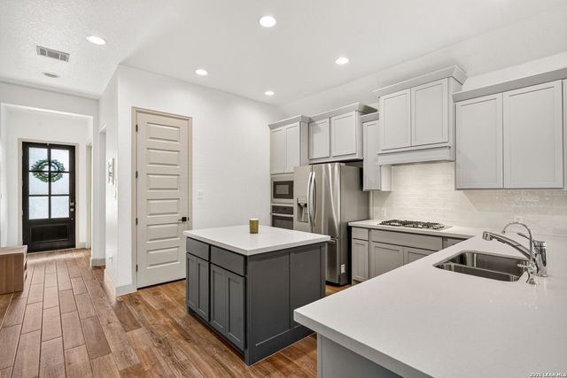 9939 HEELER HAND TRL, San Antonio, TX 78254
