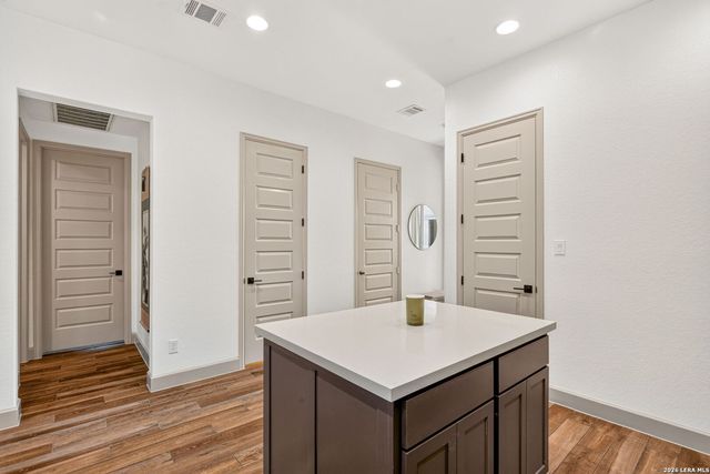 9939 HEELER HAND TRL, San Antonio, TX 78254