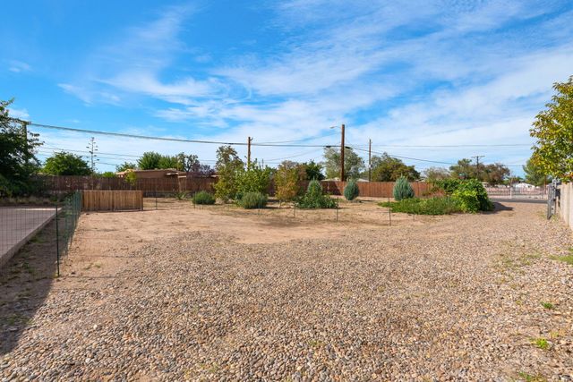 406 Atrisco Drive SW, Albuquerque, NM 87105