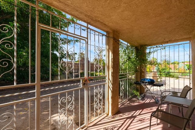 406 Atrisco Drive SW, Albuquerque, NM 87105