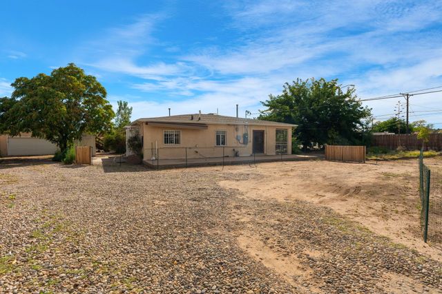 406 Atrisco Drive SW, Albuquerque, NM 87105
