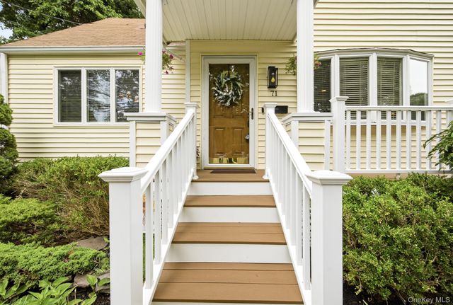 71 E 17th Street, Huntington Station, NY 11746