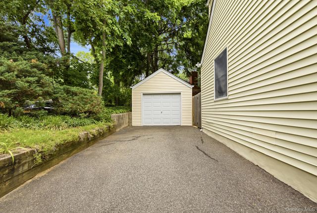 71 E 17th Street, Huntington Station, NY 11746