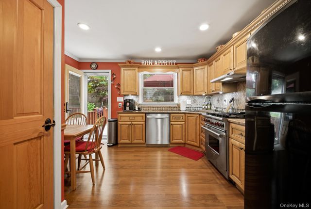 71 E 17th Street, Huntington Station, NY 11746