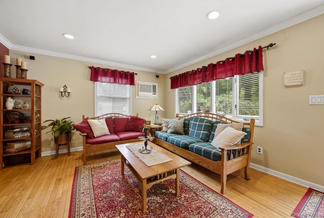 71 E 17th Street, Huntington Station, NY 11746