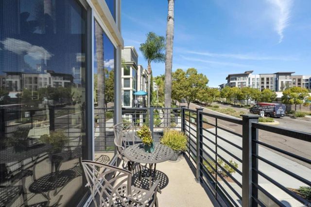 2440 Via Alta, San Diego, CA 92108