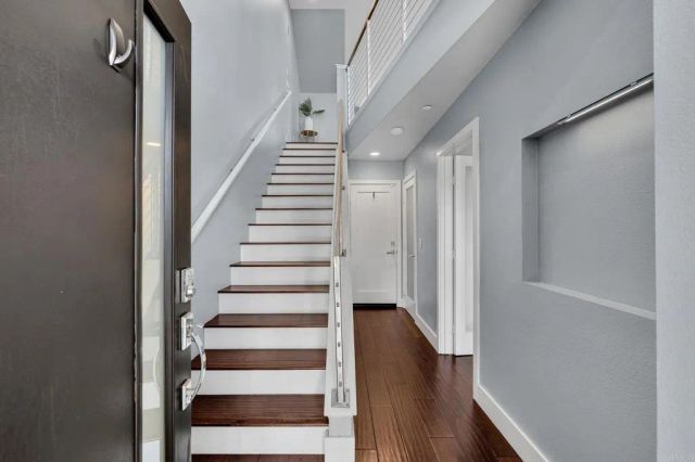 2440 Via Alta, San Diego, CA 92108