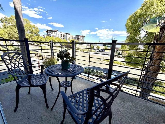 2440 Via Alta, San Diego, CA 92108