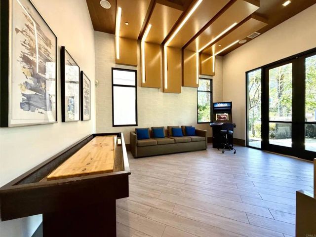 2440 Via Alta, San Diego, CA 92108