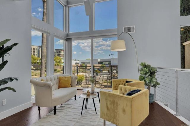 2440 Via Alta, San Diego, CA 92108
