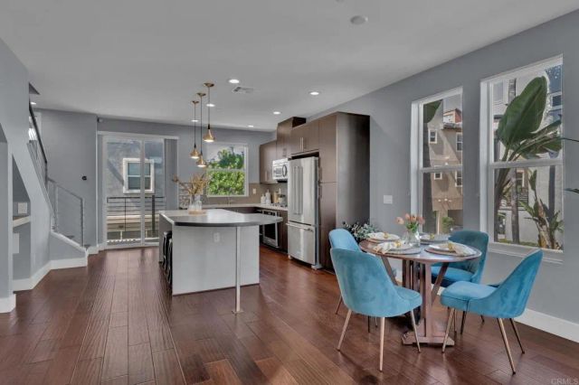2440 Via Alta, San Diego, CA 92108