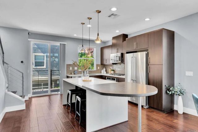 2440 Via Alta, San Diego, CA 92108