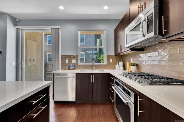 2440 Via Alta, San Diego, CA 92108