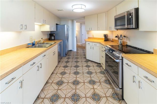 4901 GULF SHORE BLVD N 903, Naples, FL 34103