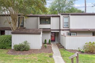 23 Spring W, Williamsburg, VA 23188